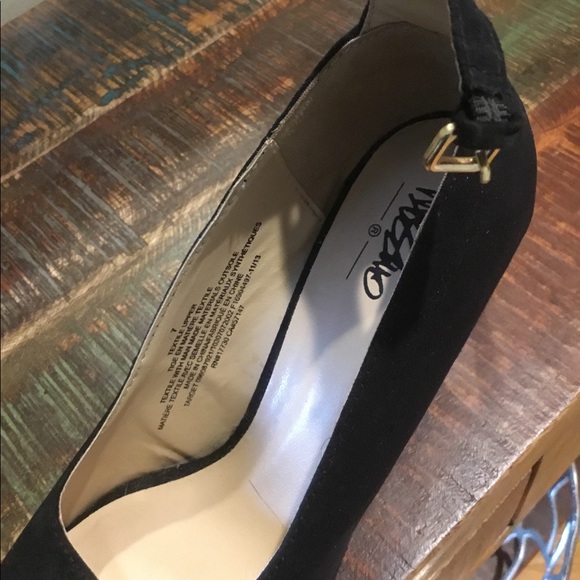 Massimo wedges with gold detailing on heel and strap around ankle - Picture 2 of 3